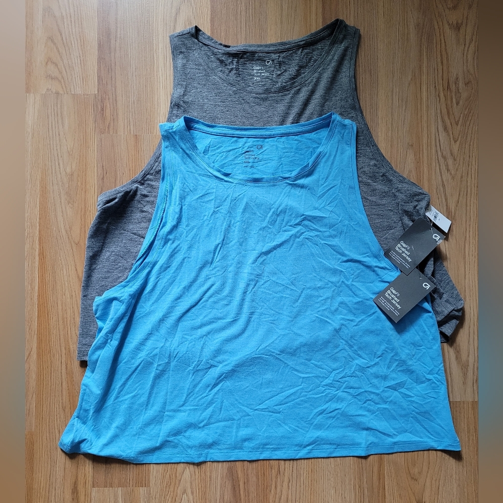 Bundle of GAP active tank tops